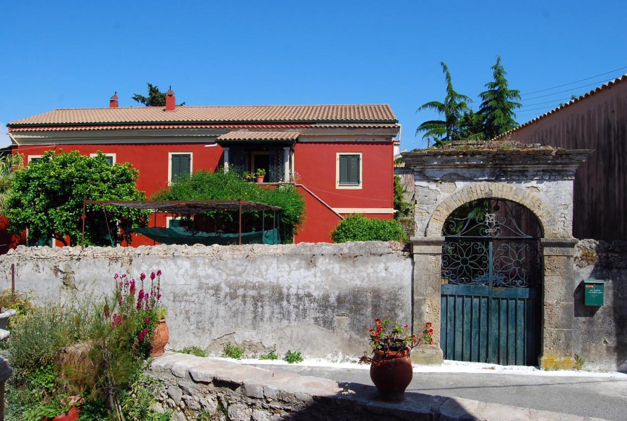 Yangos Traditional Home Kouramades Exterior photo